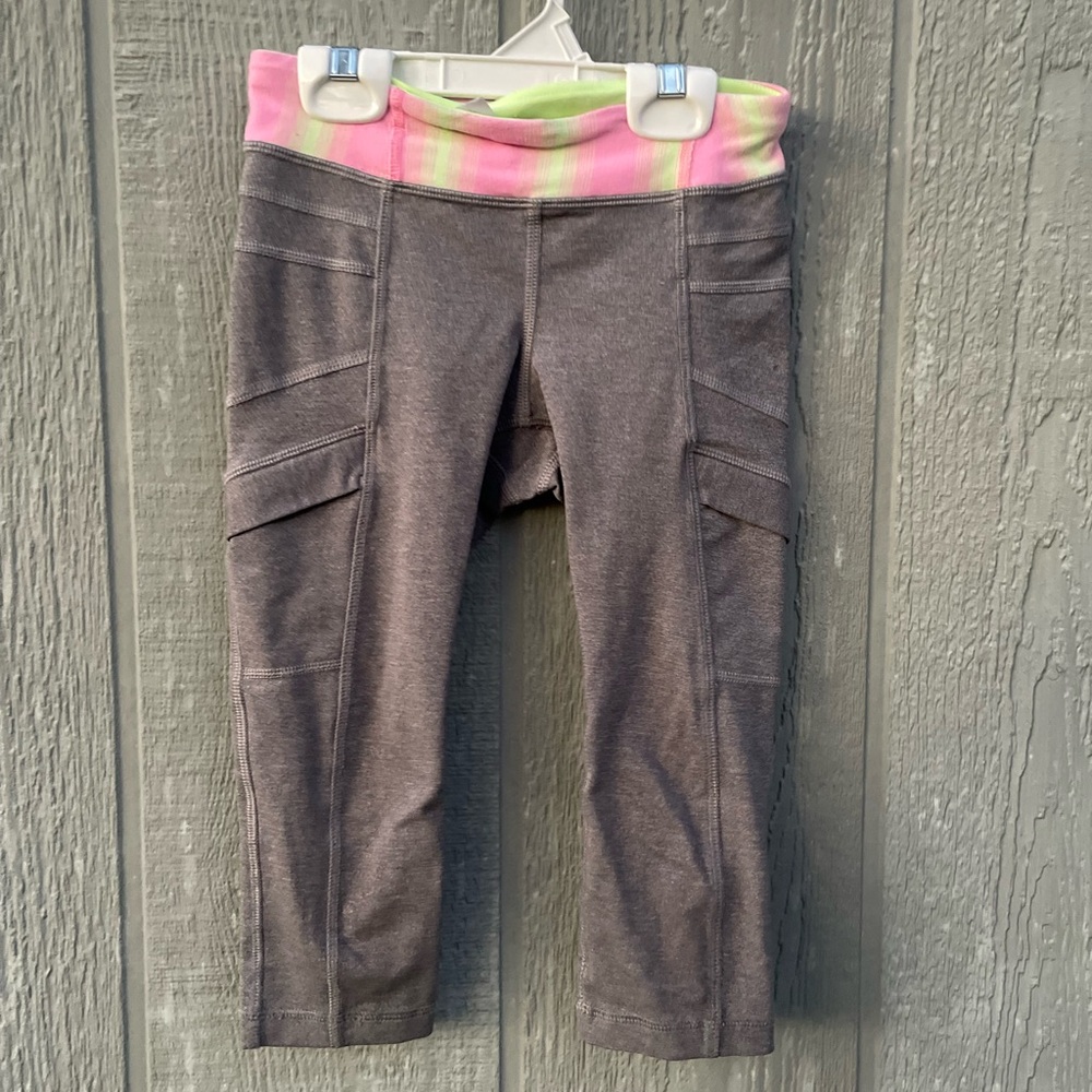 Ivivva Lululemon capris leggings sz 6